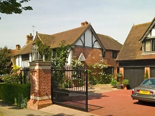 Dean Court Lodge Brighton Bed & Breakfast